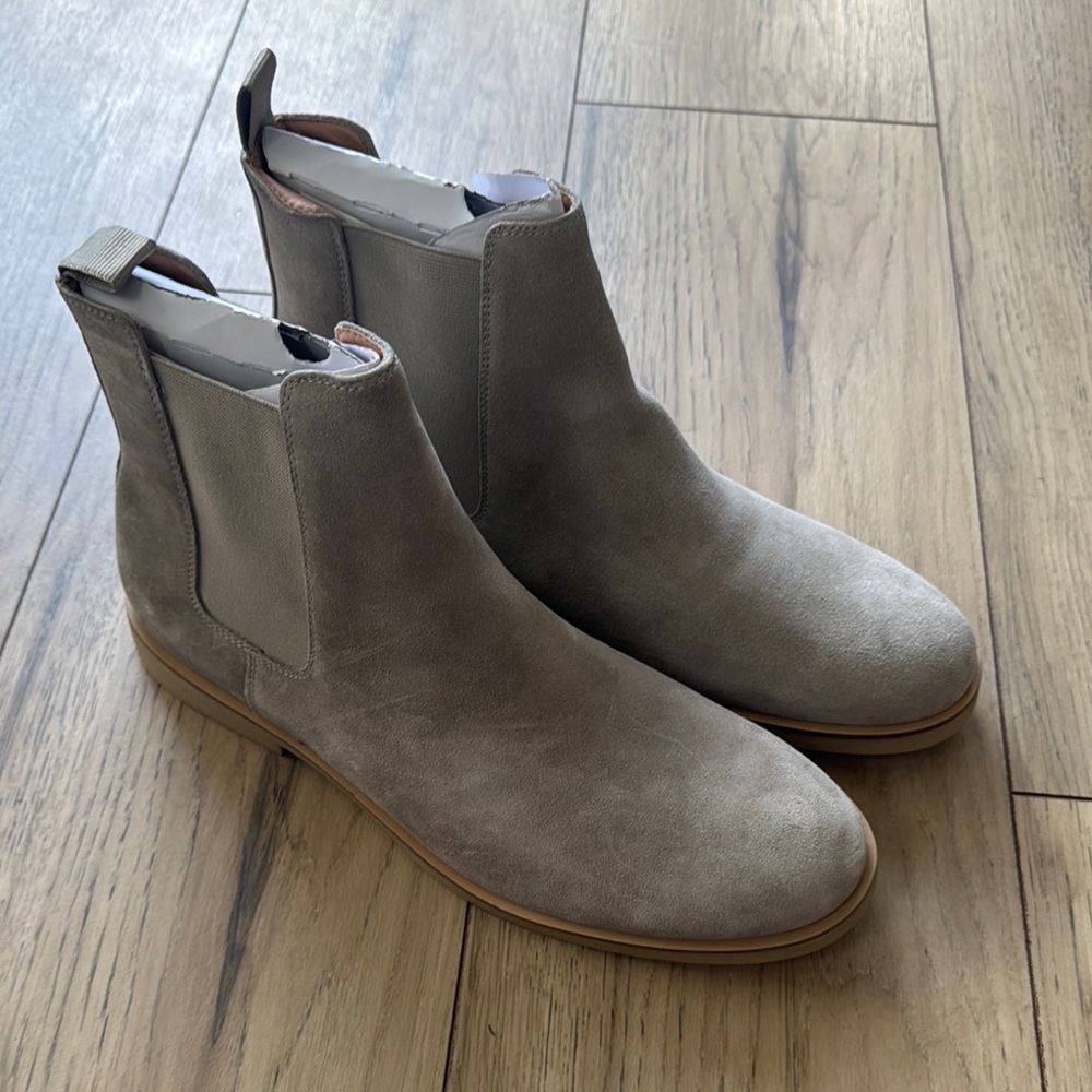 New Marc Fisher LTD Light GraySuede Men's Chelsea Boots Size 11